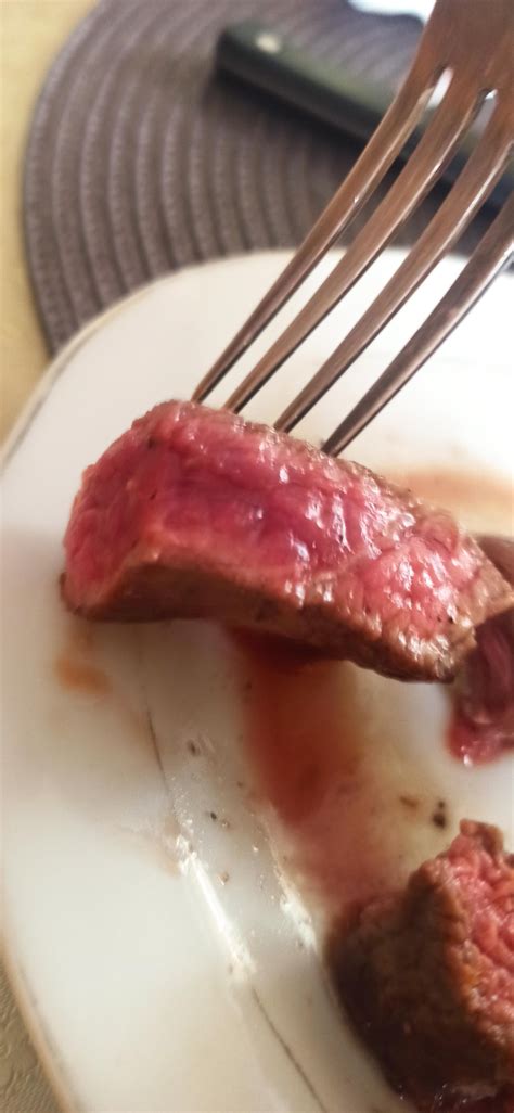 is it safe to eat raw steak